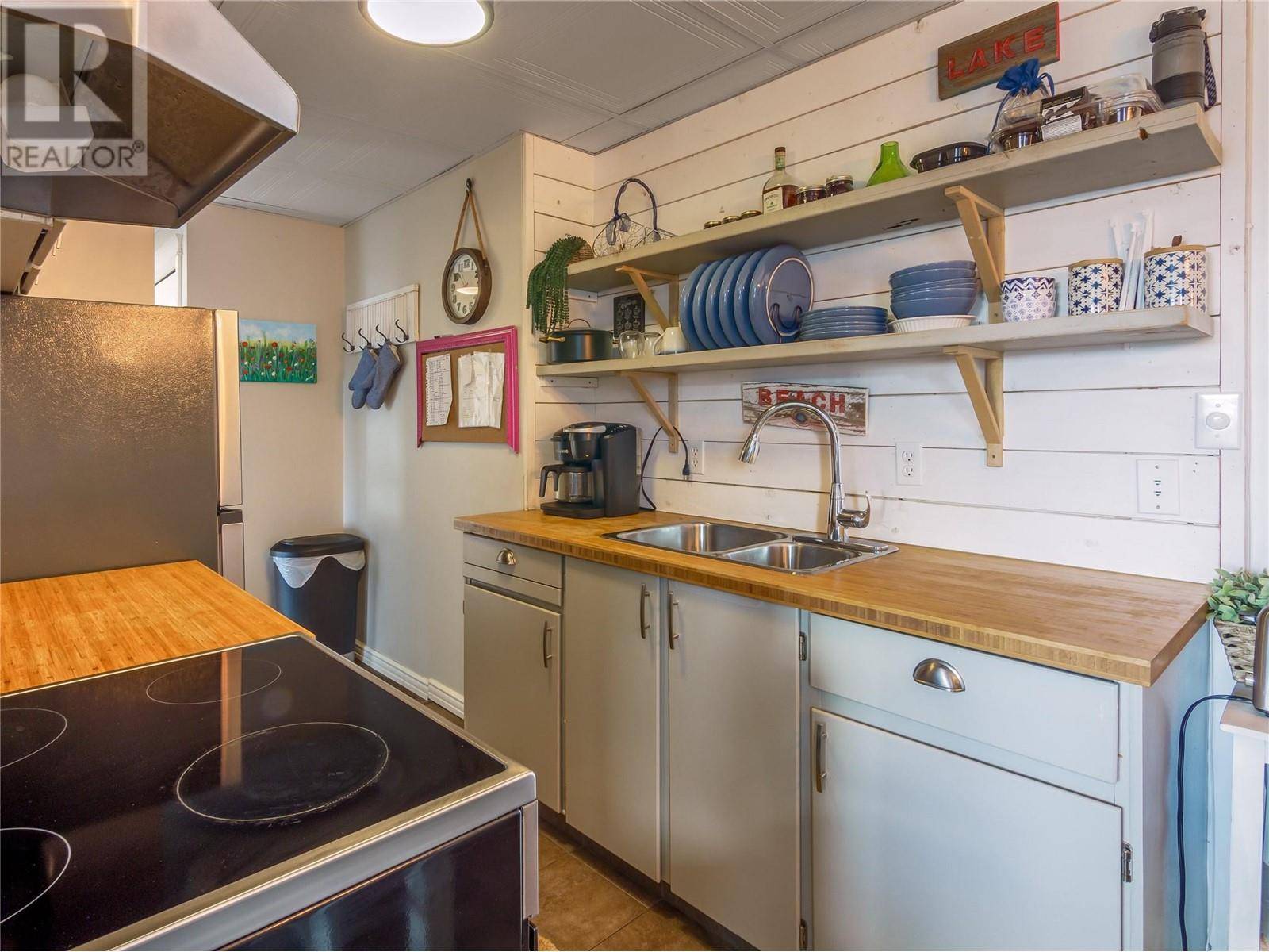 Penticton, BC V2A7X7,922 Dynes AVE #301