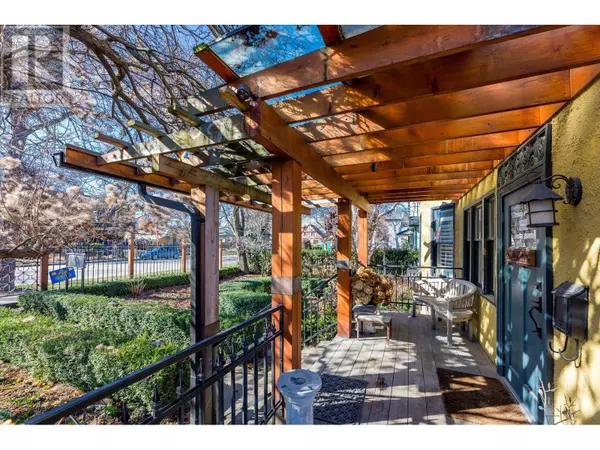 Kelowna, BC V1Y6P5,770 Bernard Avenue