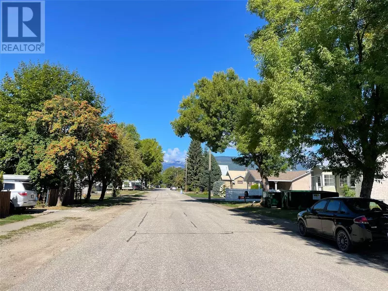 410 Sixth Street E, Revelstoke, BC V0E2S0
