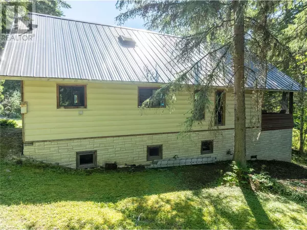 Eagle Bay, BC V0E1T0,3840 Cameron Road