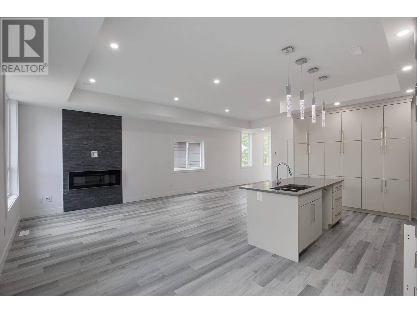 Kamloops, BC V2B3Z6,154 WILLIAMS Street