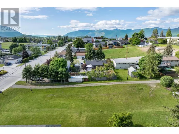 Creston, BC V0b1G5,513 16TH Avenue
