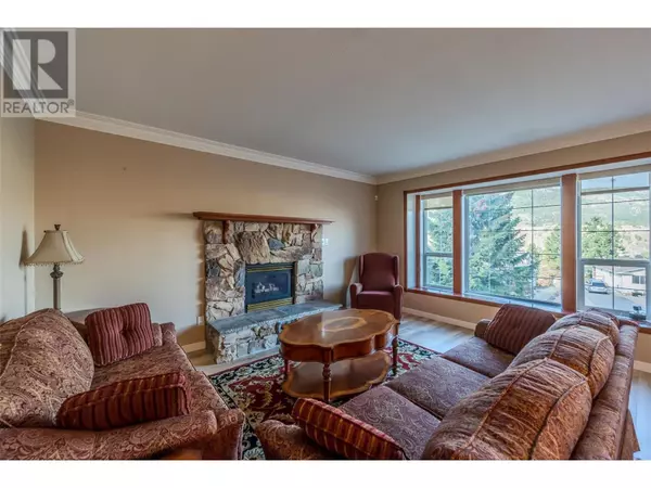 Okanagan Falls, BC V0H1R1,981 Peachcliff Drive