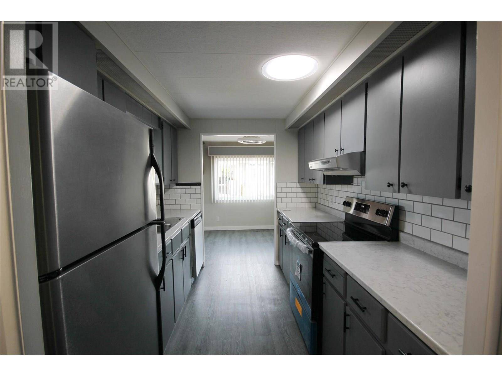 Penticton, BC V2A3V6,321 YORKTON AVE #7