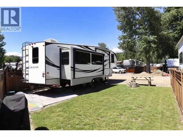 Lee Creek, BC V0E1M4,2 Heron Lane