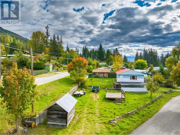 1537 RUSSEL Avenue, Riondel, BC V0B2B0