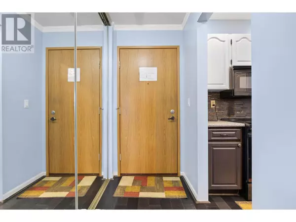 Kelowna, BC V1Y8T4,2110 Hoy ST #206