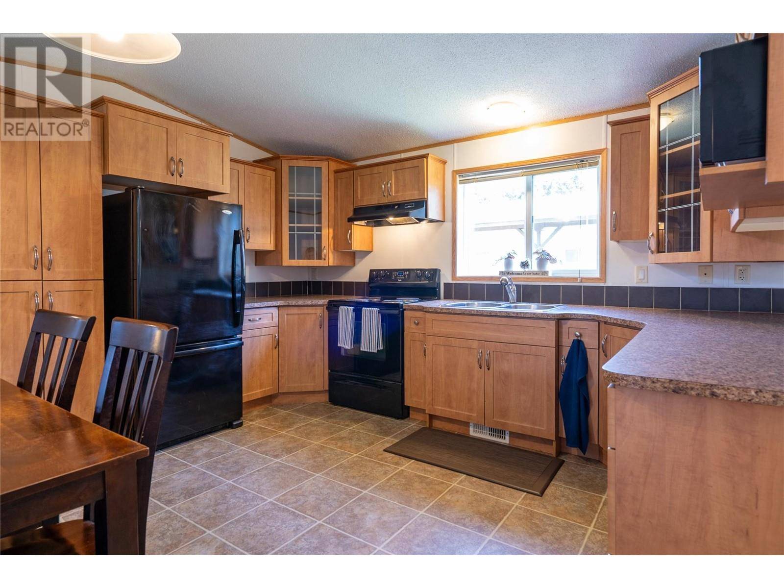Revelstoke, BC V0E2S0,405 Moss Street