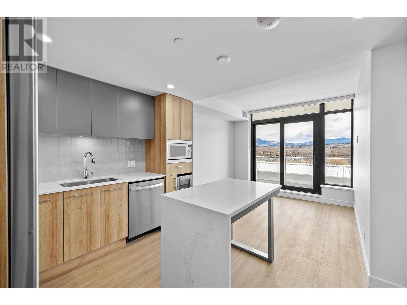 Kelowna, BC V1W3L2,3699 Capozzi RD #803