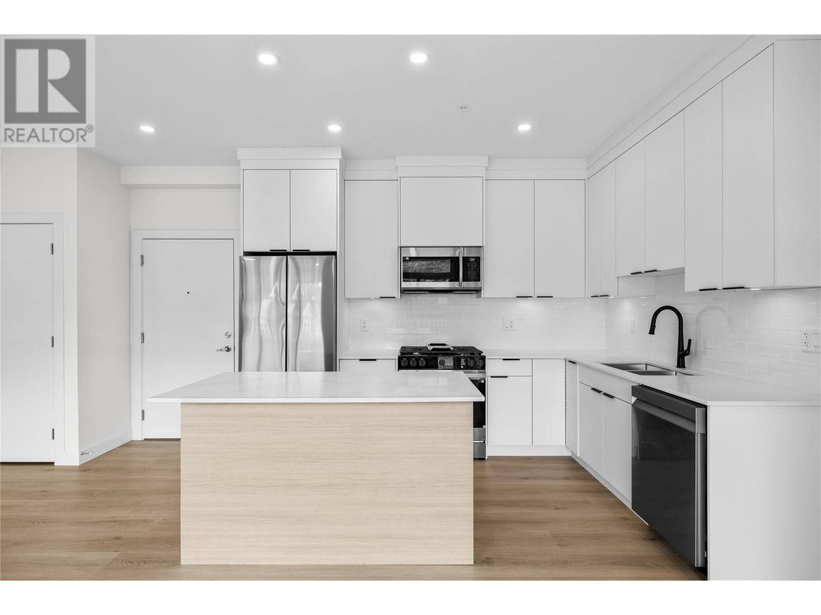 Kelowna, BC V1W0C1,5300 Main ST #202