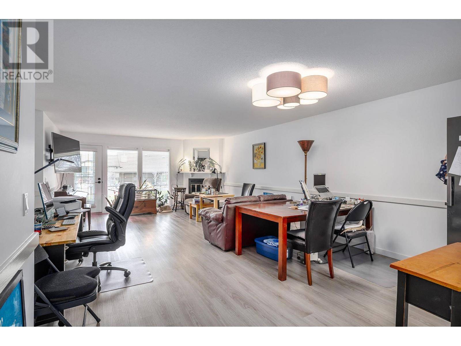 Kelowna, BC V1Y8T7,2200 Gordon DR #13
