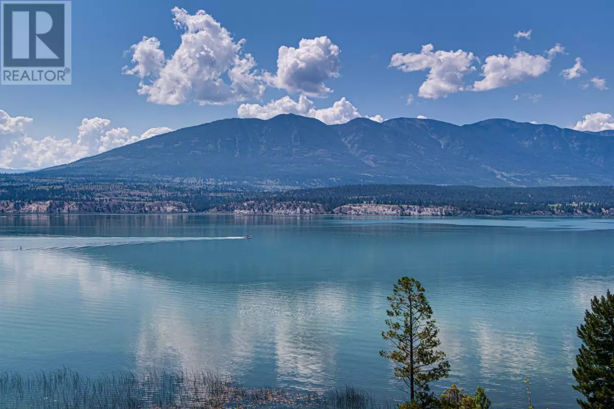 Canal Flats, BC V0B1B0,8692 COTTAGE Lane