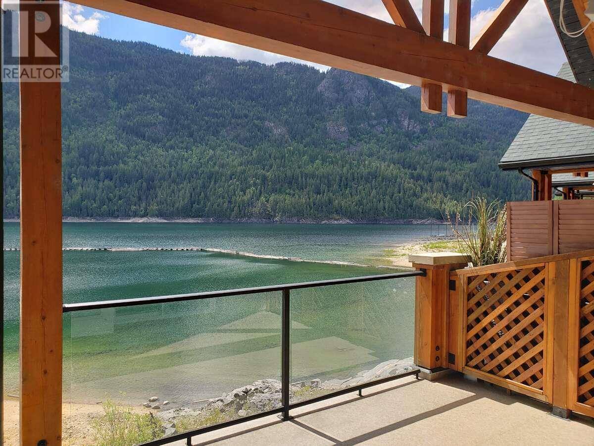 5570 Broadwater RD #318, Castlegar, BC V1N0A1