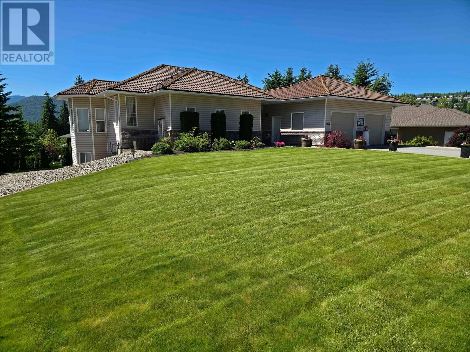 Blind Bay, BC V0E1H2,2519 Golf View Crescent