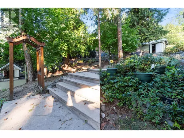 Lee Creek, BC V0E1M4,1243 Lee Creek Drive