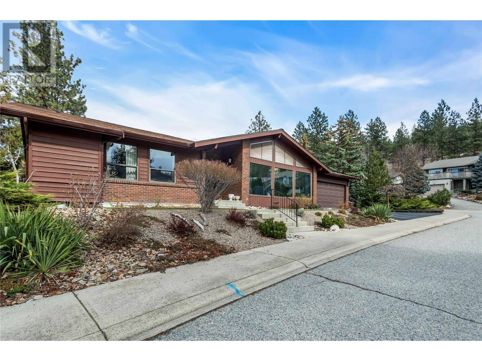 Penticton, BC V2A7Y8,781 Balsam Avenue