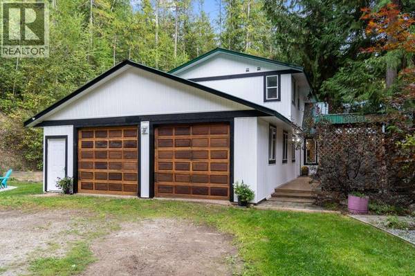 9048 Hummingbird Drive, Swansea Point, BC V0E2K2