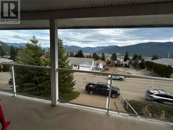 Lumby, BC V0E2G0,2024 Mountain View Avenue