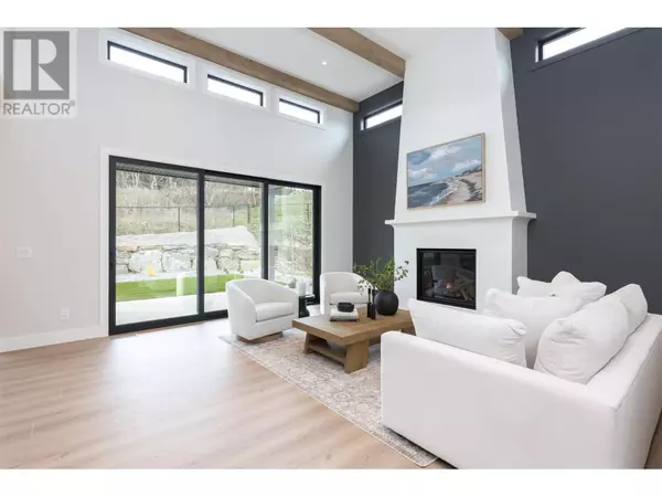 Kelowna, BC V1W4N2,1028 Bull Crescent