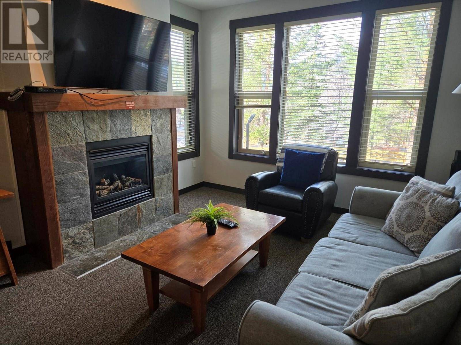 Panorama, BC V0A1T0,2070 SUMMIT Drive Unit# 201A & 201B