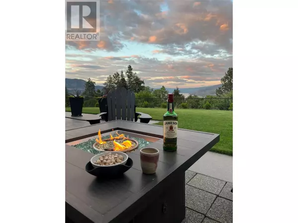 Peachland, BC V0H1X7,6207 Whinton Crescent