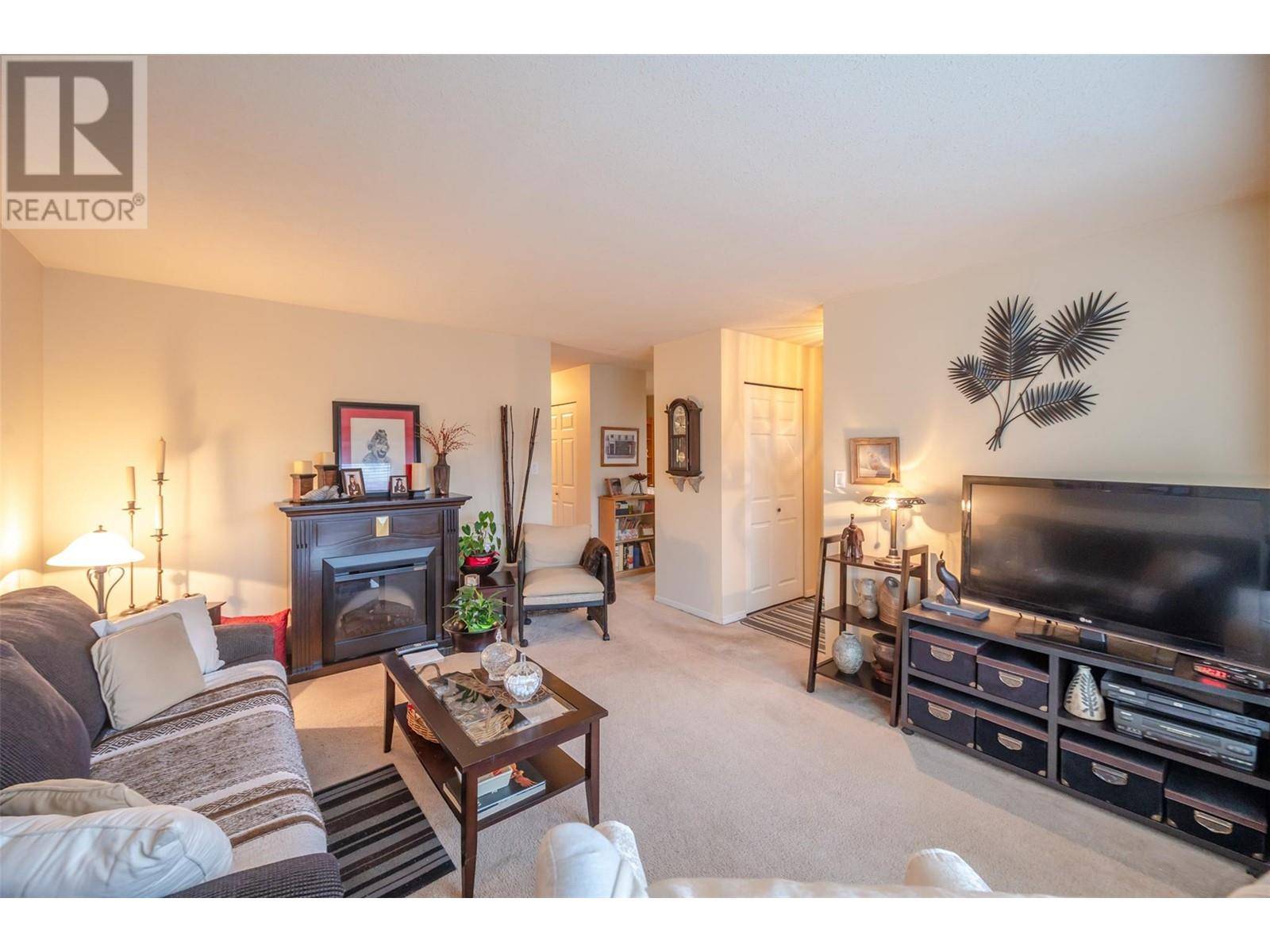 Penticton, BC V2A8C2,3096 South Main ST #15