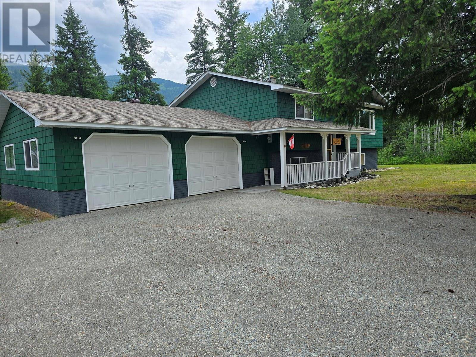1032 CAROLINE Road, Clearwater, BC V0E1N2