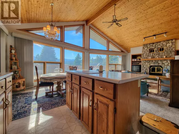 7326 GLACIER Drive, Radium Hot Springs, BC V0A1M0