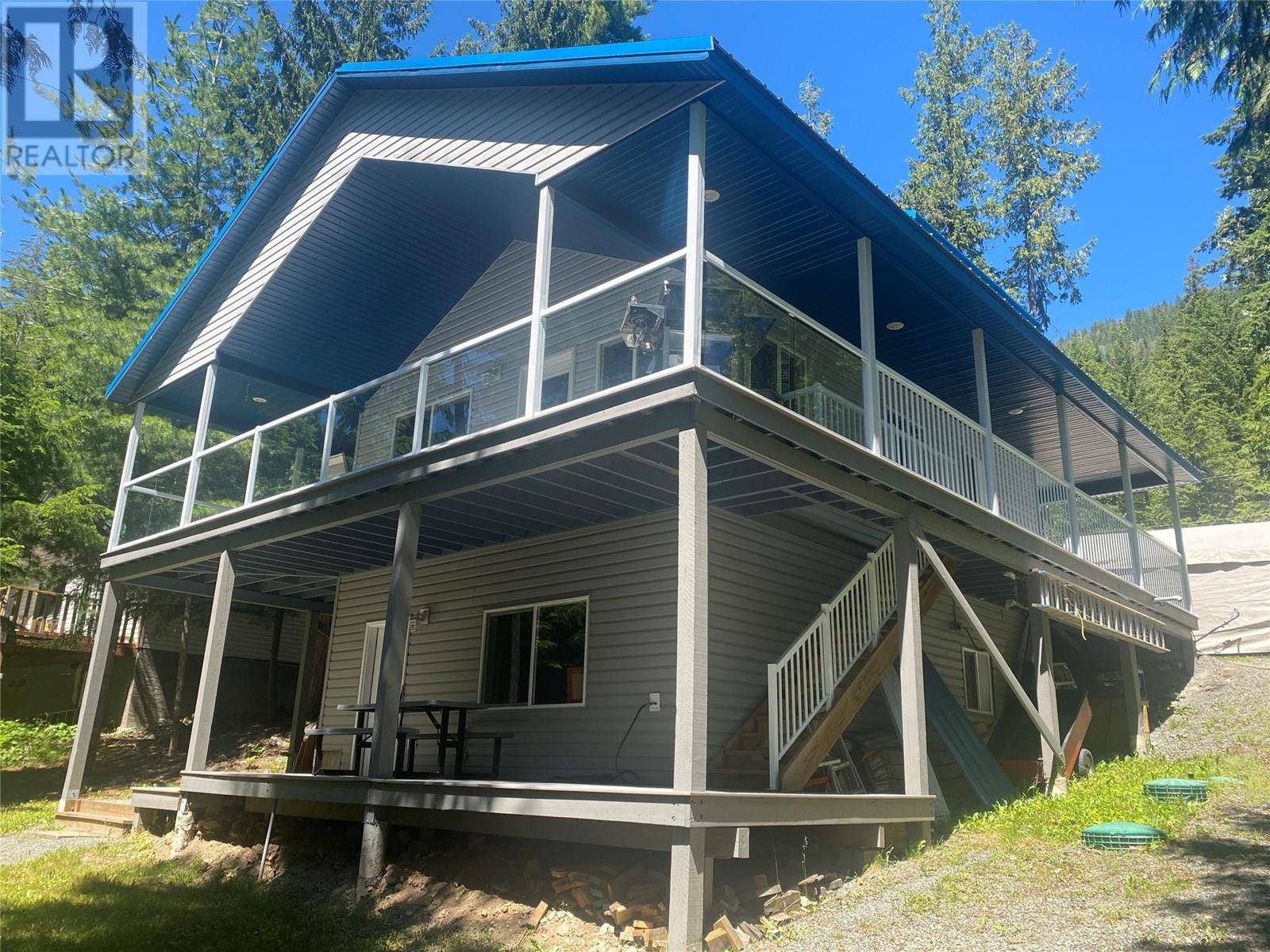 Anglemont, BC V0E1M8,7316 Aspen Road