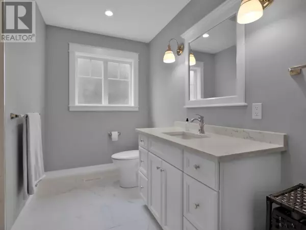 Kaleden, BC V0H1K0,552 PINEVIEW Drive