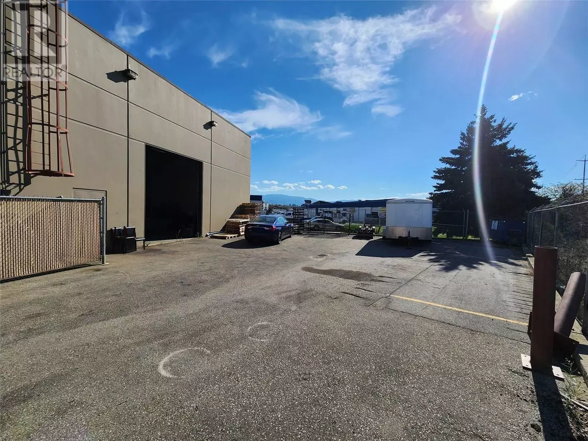 Kelowna, BC V1X4J7,2714 Highway 97 N HWY #112