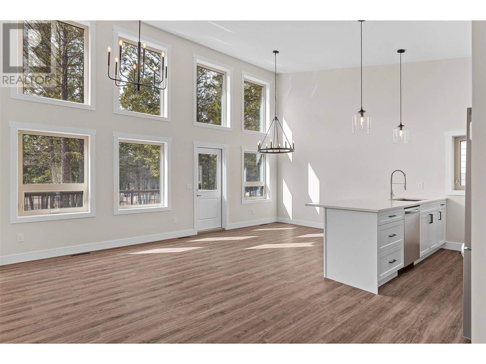 1144 Swansea Crescent, Windermere, BC V0B2L2