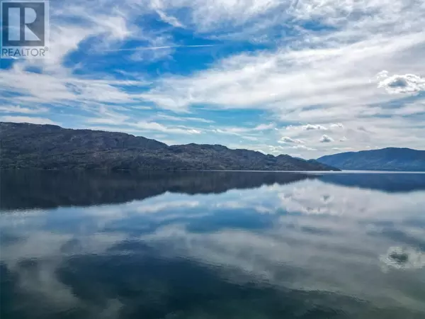 Peachland, BC V0H1X1,3701 Beach AVE #11