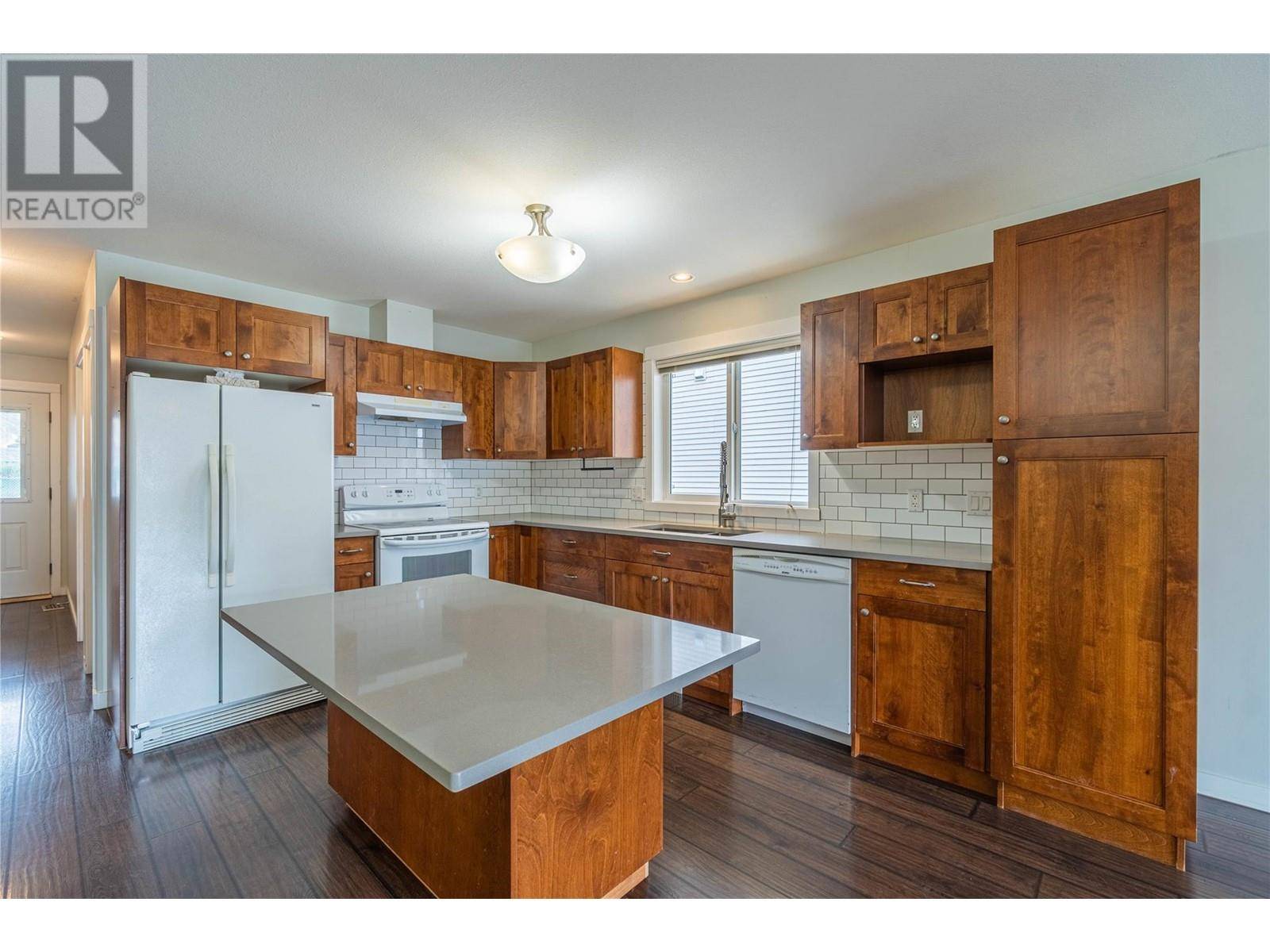 Kamloops, BC V2B8T2,1836 GREENFIELD AVE #33