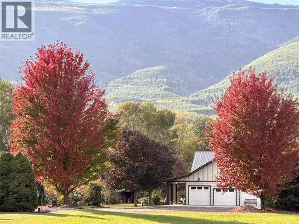 Salmon Arm, BC V1E3E3,152 Salmon River Road