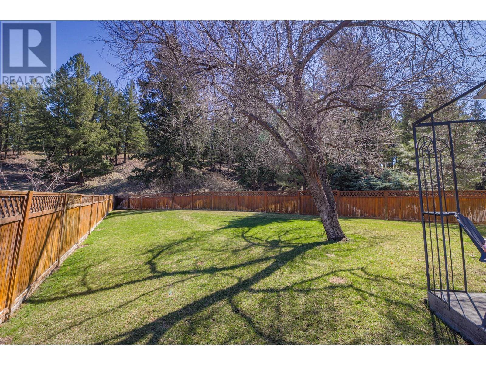 Cranbrook, BC V1C6R7,B-2516 MCLEARY Crescent N