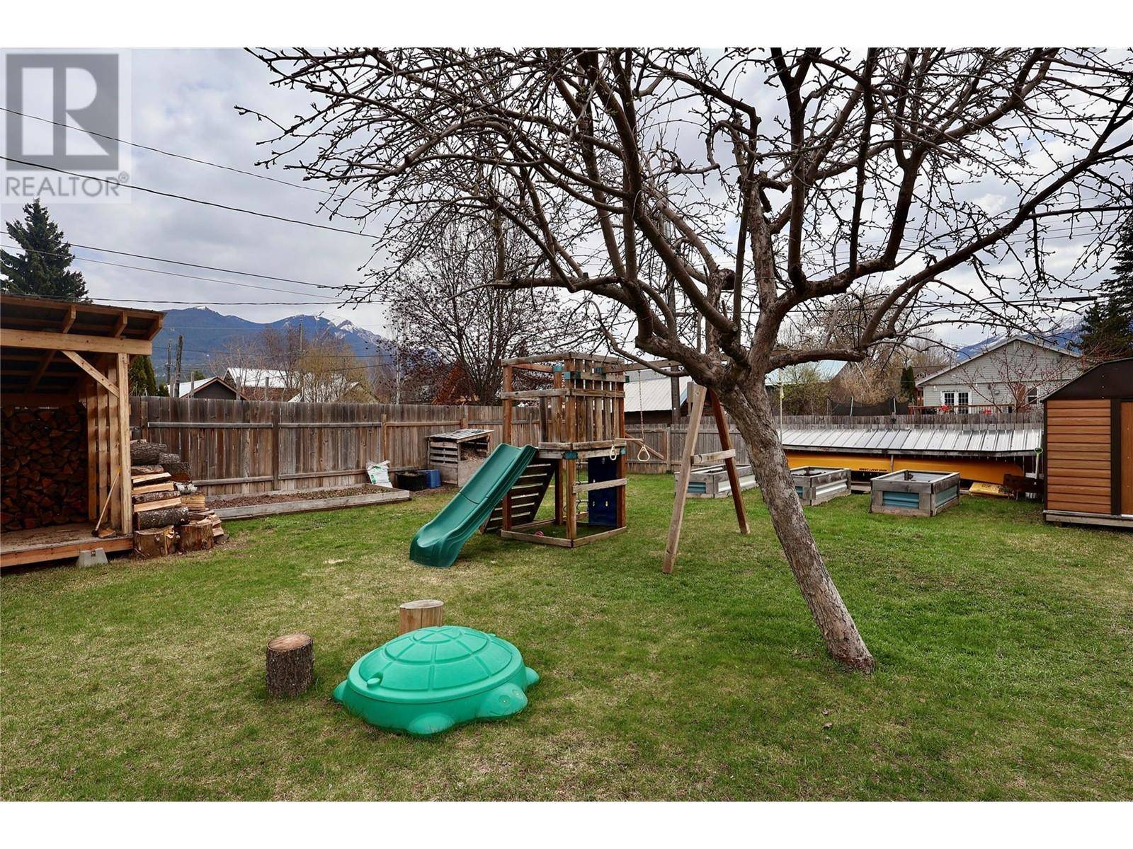 Golden, BC V0A1H0,512 10TH  S Street
