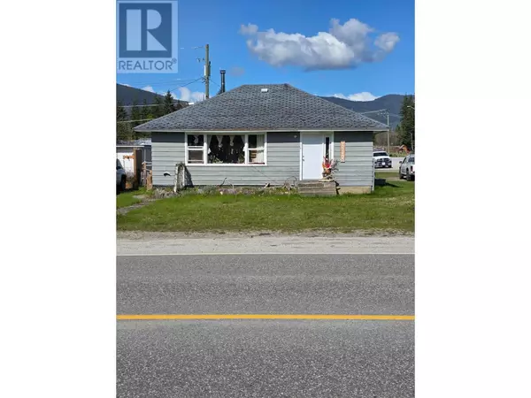 316 6TH Avenue, Nakusp, BC V0G1R0