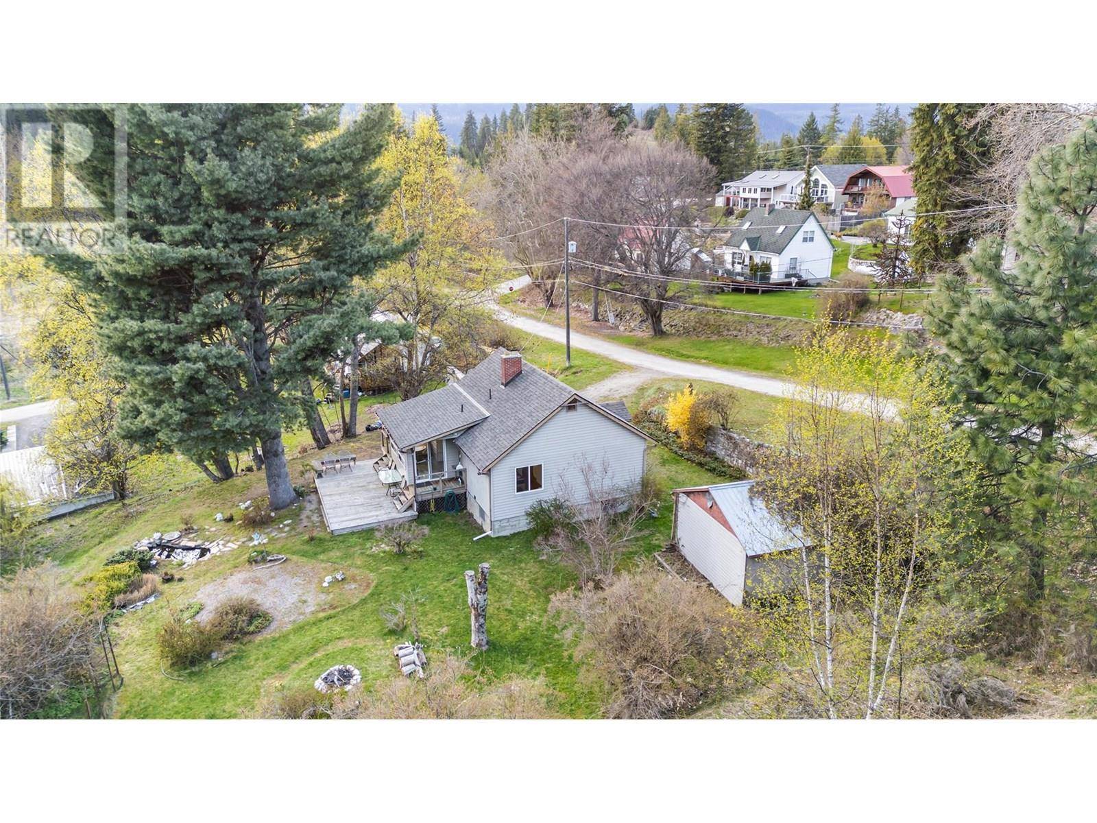 321 GOLF VIEW Street, Riondel, BC V0B2B0