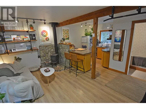 Winlaw, BC V0G2J0,5396 6 Highway