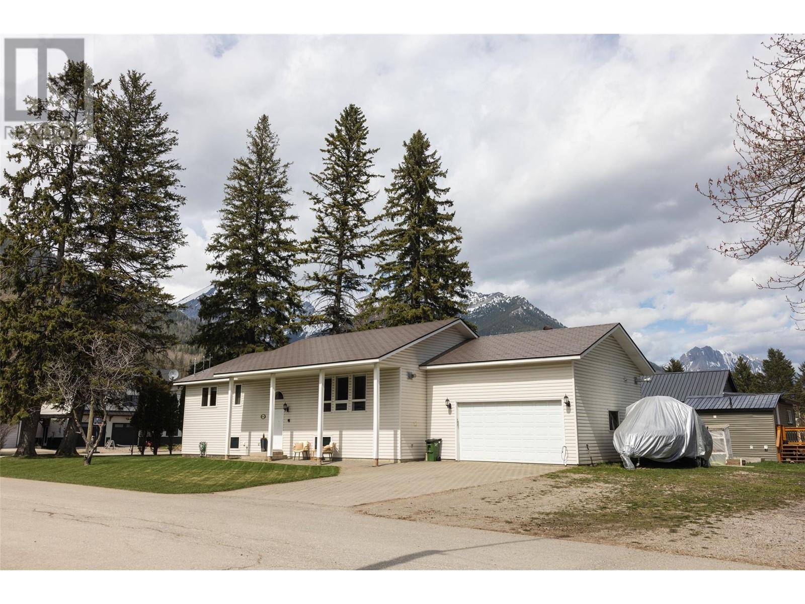 Fernie, BC V0B1M0,802 11th Avenue
