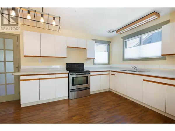 Salmon Arm, BC V1E3H6,320 Okanagan Avenue SE