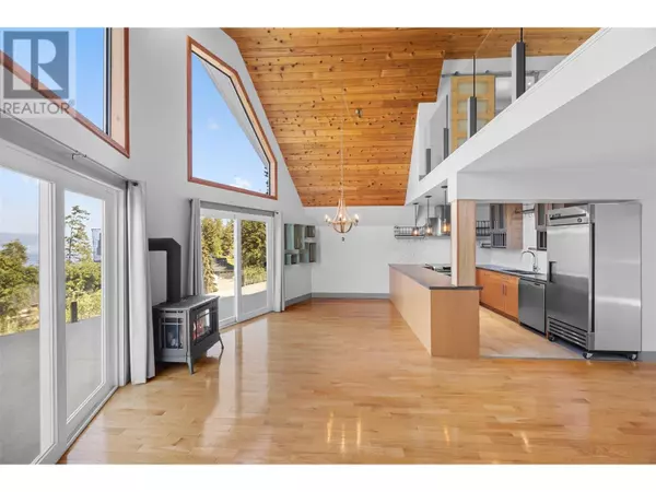 Kelowna, BC V1V1H1,1128 Lynn Court