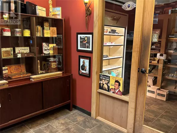 Kelowna, BC V1Y6H2,1835 Dilworth DR #107