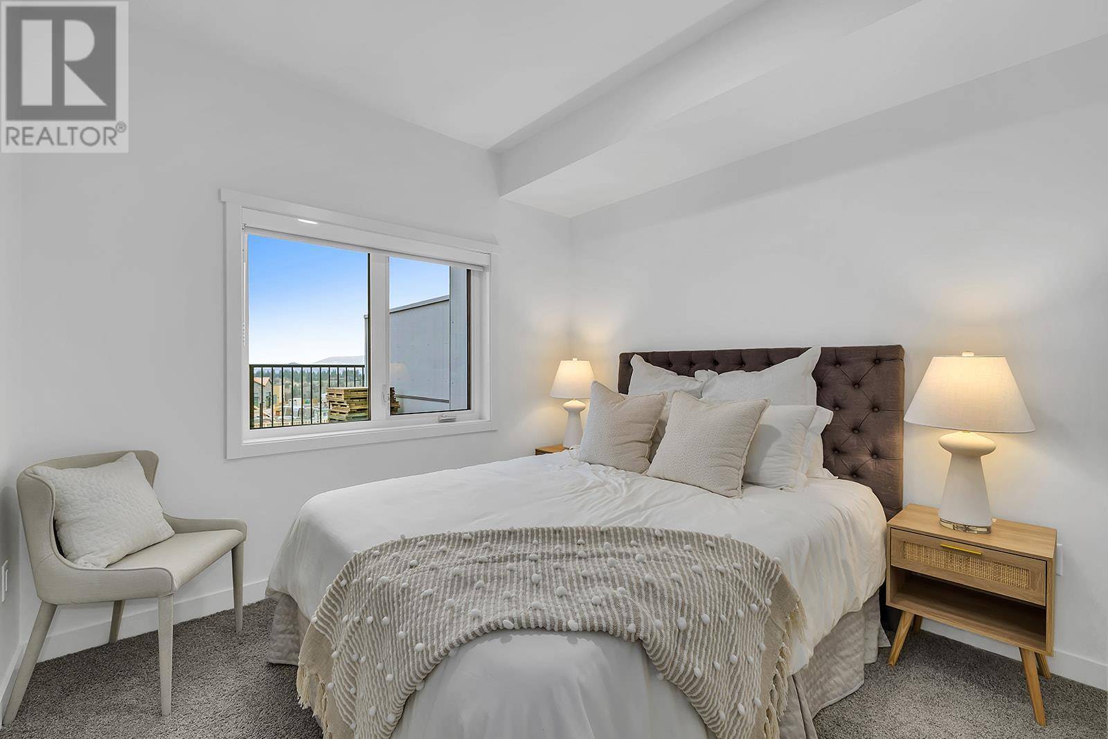 1057 Frost RD #301, Kelowna, BC V1W0G7