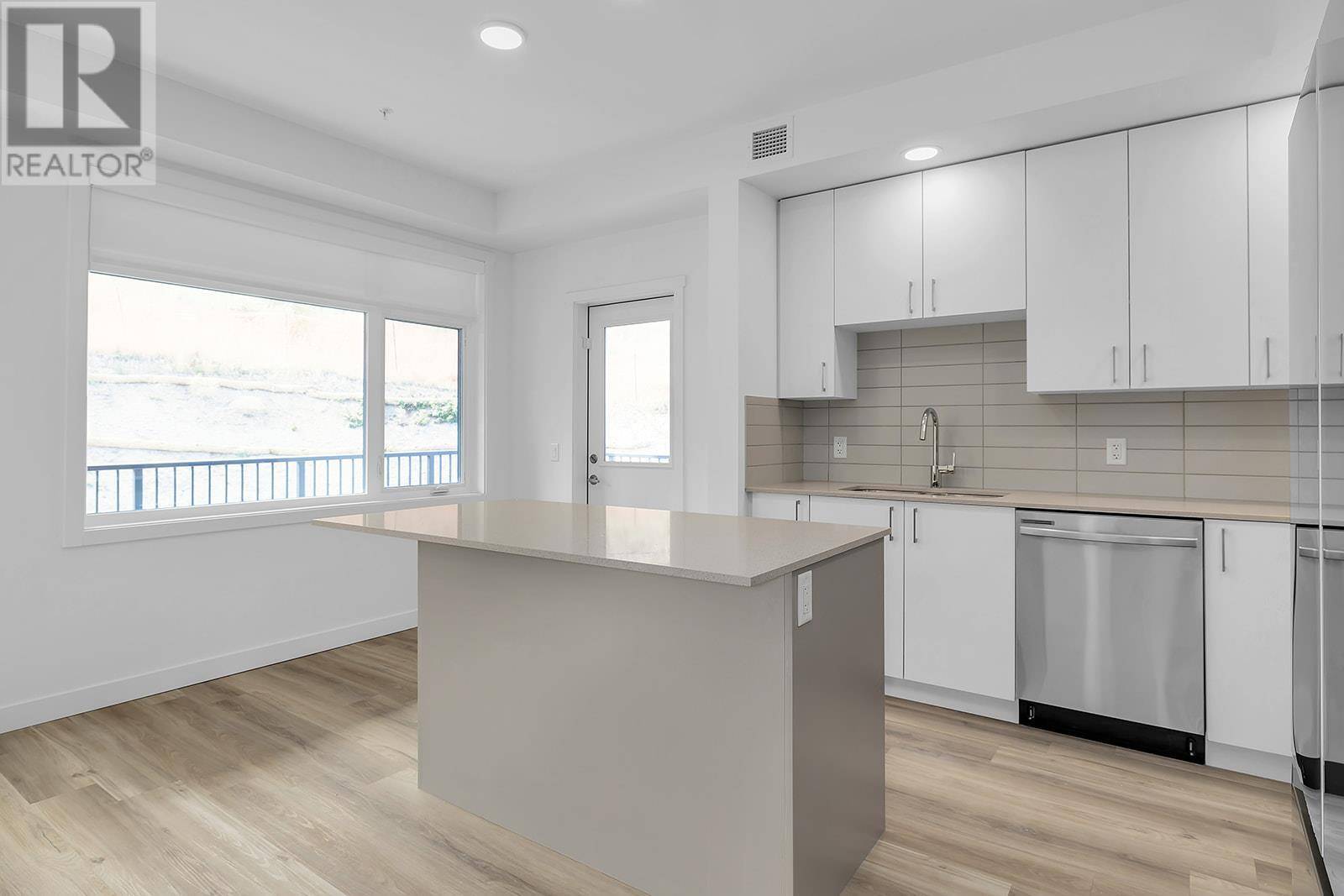 Kelowna, BC V1W0G7,1057 Frost RD #218