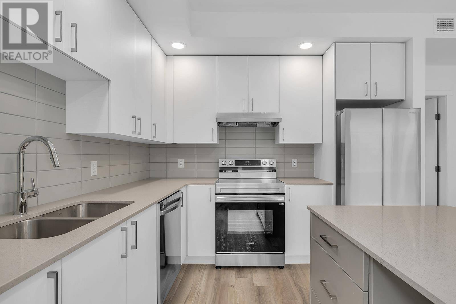 Kelowna, BC V1W0G7,1057 Frost RD #218
