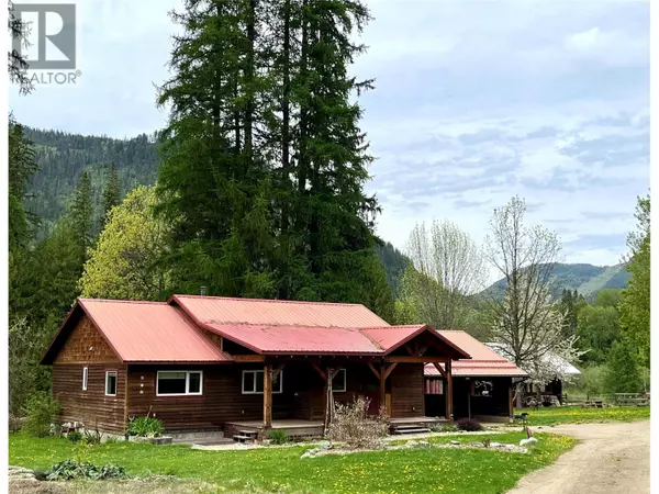 3371 Highway 3B, Fruitvale, BC V0G1L1
