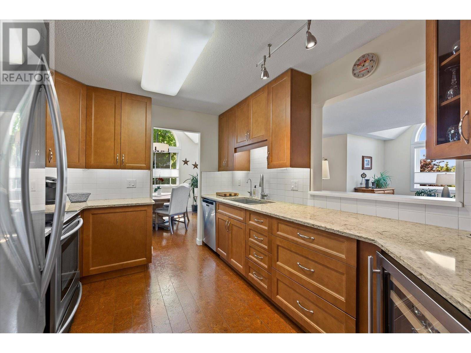 940 Glenwood AVE #313, Kelowna, BC V1Y9P2