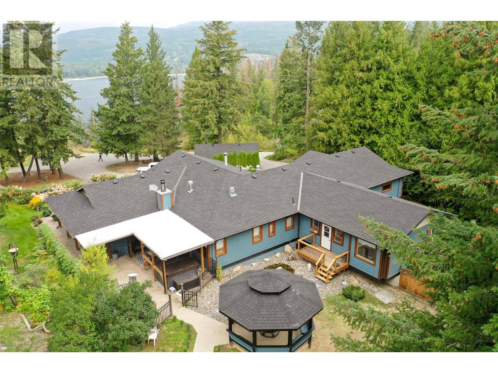 Sorrento, BC V0E2W1,3045 Lindberg Road